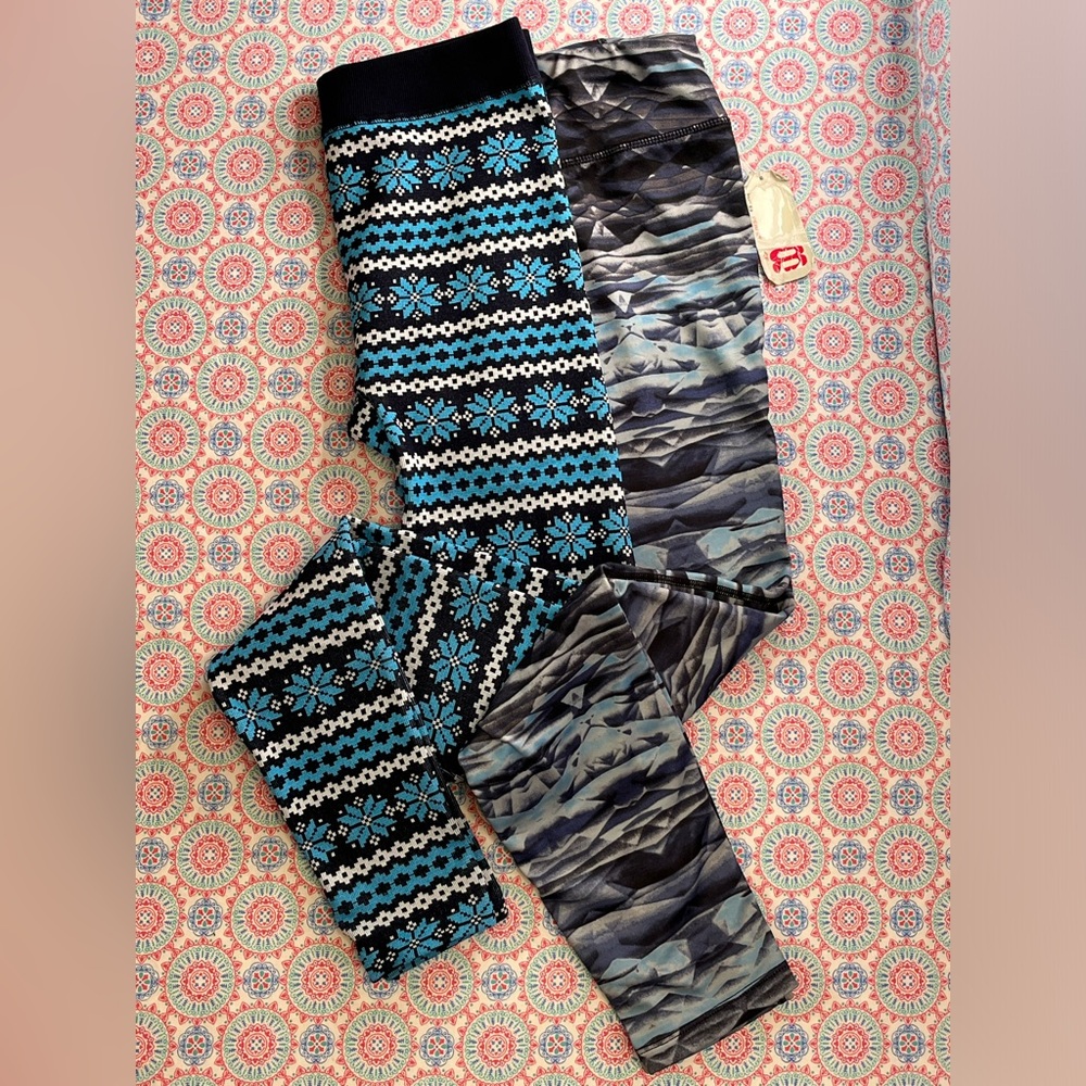 🌟❣️4/$10❣️Sz Small 2 pair leggings bundle blue snowflakes tribal print Layer 8